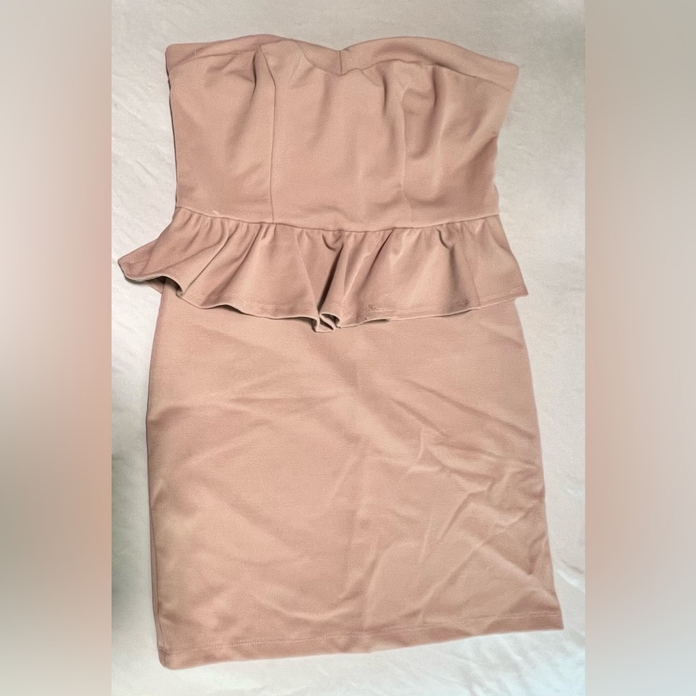 L’atiste Elegant Tan Peplum Dress medium